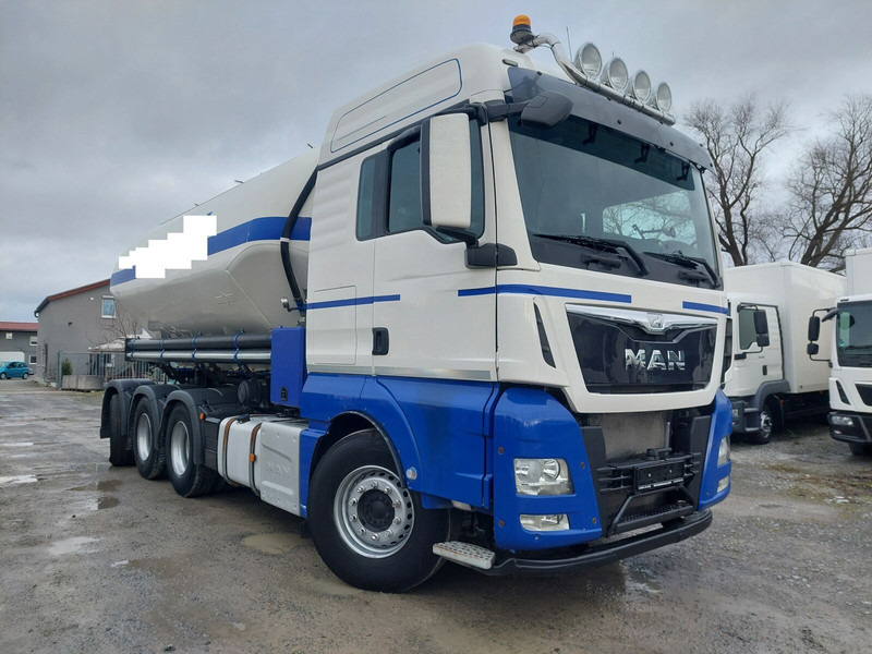 MAN TGX 35.440 Silo Euro 6 8x4 Lift+Lenk Klima (5) - Camion: Foto 3 MAN TGX 35.440 Silo Euro 6 8x4 Lift+Lenk Klima (5) - Camion: Foto 3