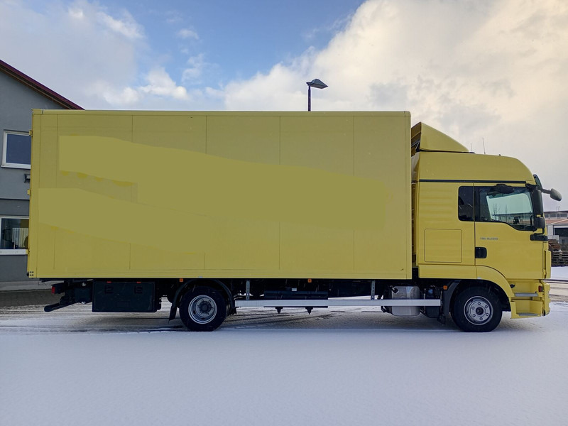 MAN Koffer 8.220 TGL Euro 6 2X Schlafplatz AHK - Camion furgon: Foto 4 MAN Koffer 8.220 TGL Euro 6 2X Schlafplatz AHK - Camion furgon: Foto 4