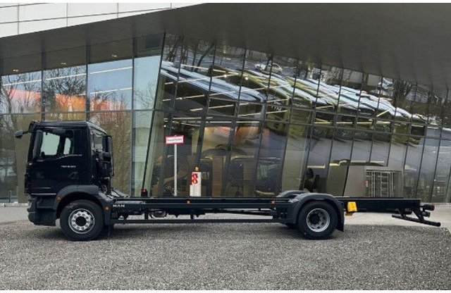 MAN TGM 18.320 4x2 BL CH Fahrgestell Euro 6 NEU Rechtslenker - Camion şasiu: Foto 5 MAN TGM 18.320 4x2 BL CH Fahrgestell Euro 6 NEU Rechtslenker - Camion şasiu: Foto 5