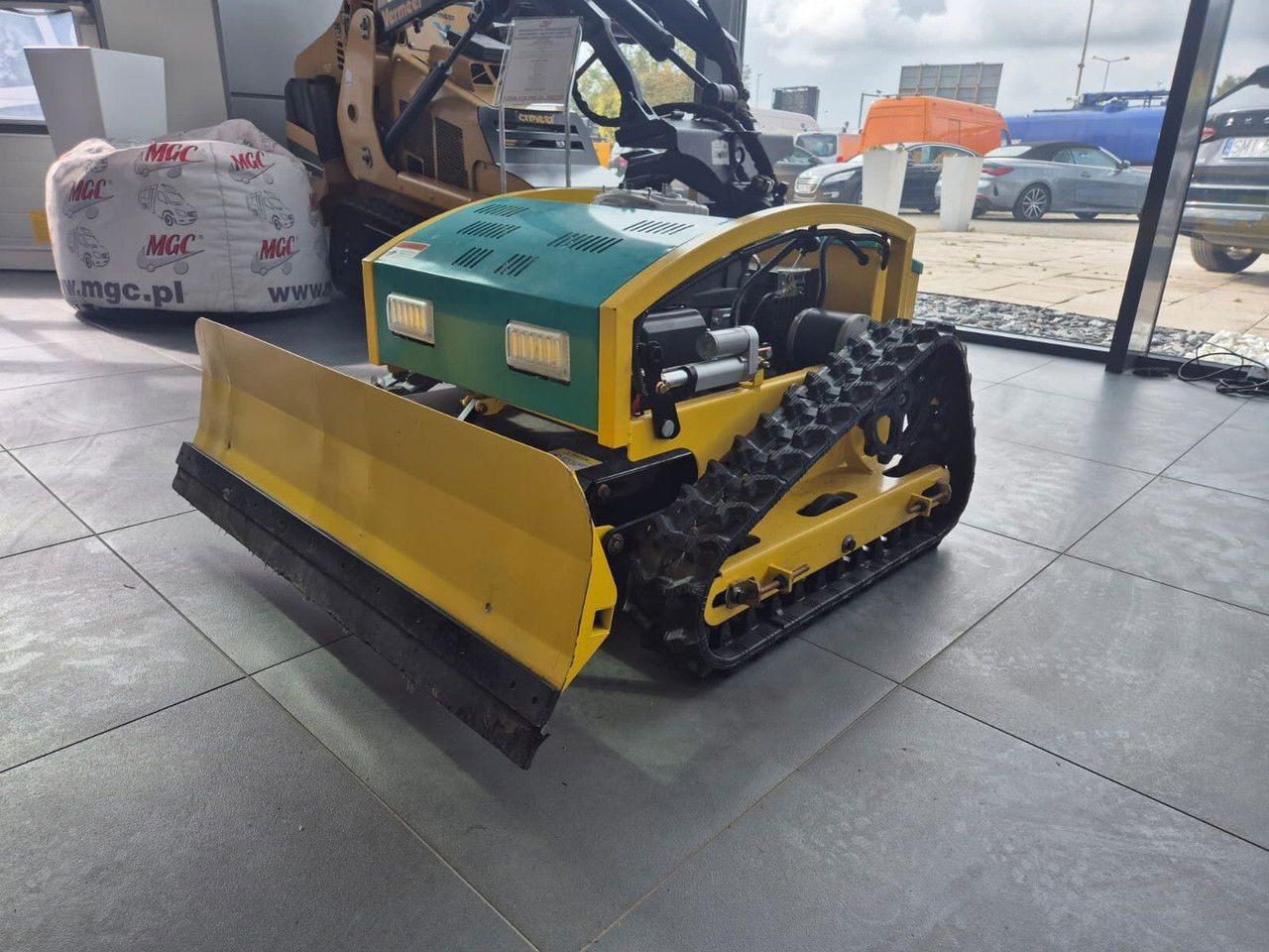 Diversen MP-M500PRO / Brand NEW / Remote Controller Mower / Snow Plow - Alte utilaje: Foto 3 Diversen MP-M500PRO / Brand NEW / Remote Controller Mower / Snow Plow - Alte utilaje: Foto 3