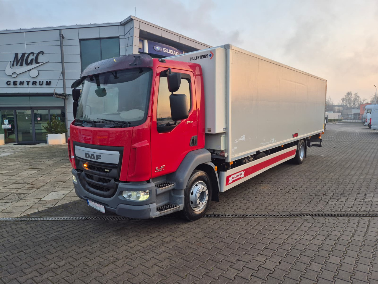 DAF LF 250 LF250I / 1 Owner / Hulsteins / Super Condition - Camion frigider: Foto 2 DAF LF 250 LF250I / 1 Owner / Hulsteins / Super Condition - Camion frigider: Foto 2