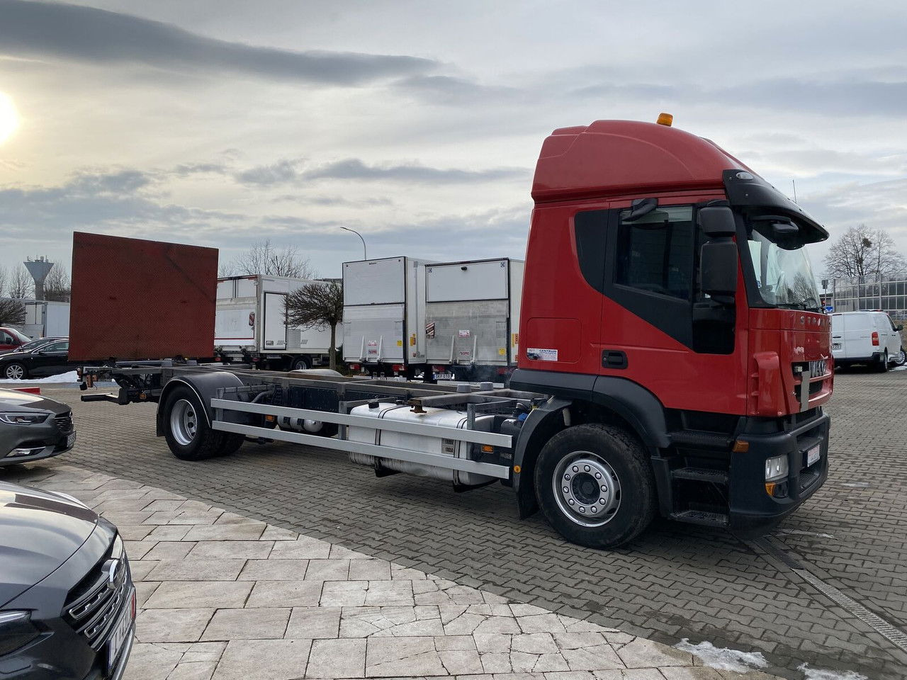 IVECO Stralis 360 AT 190 / Euro 5 / NEW Service / Long Frame - Camion şasiu: Foto 5 IVECO Stralis 360 AT 190 / Euro 5 / NEW Service / Long Frame - Camion şasiu: Foto 5