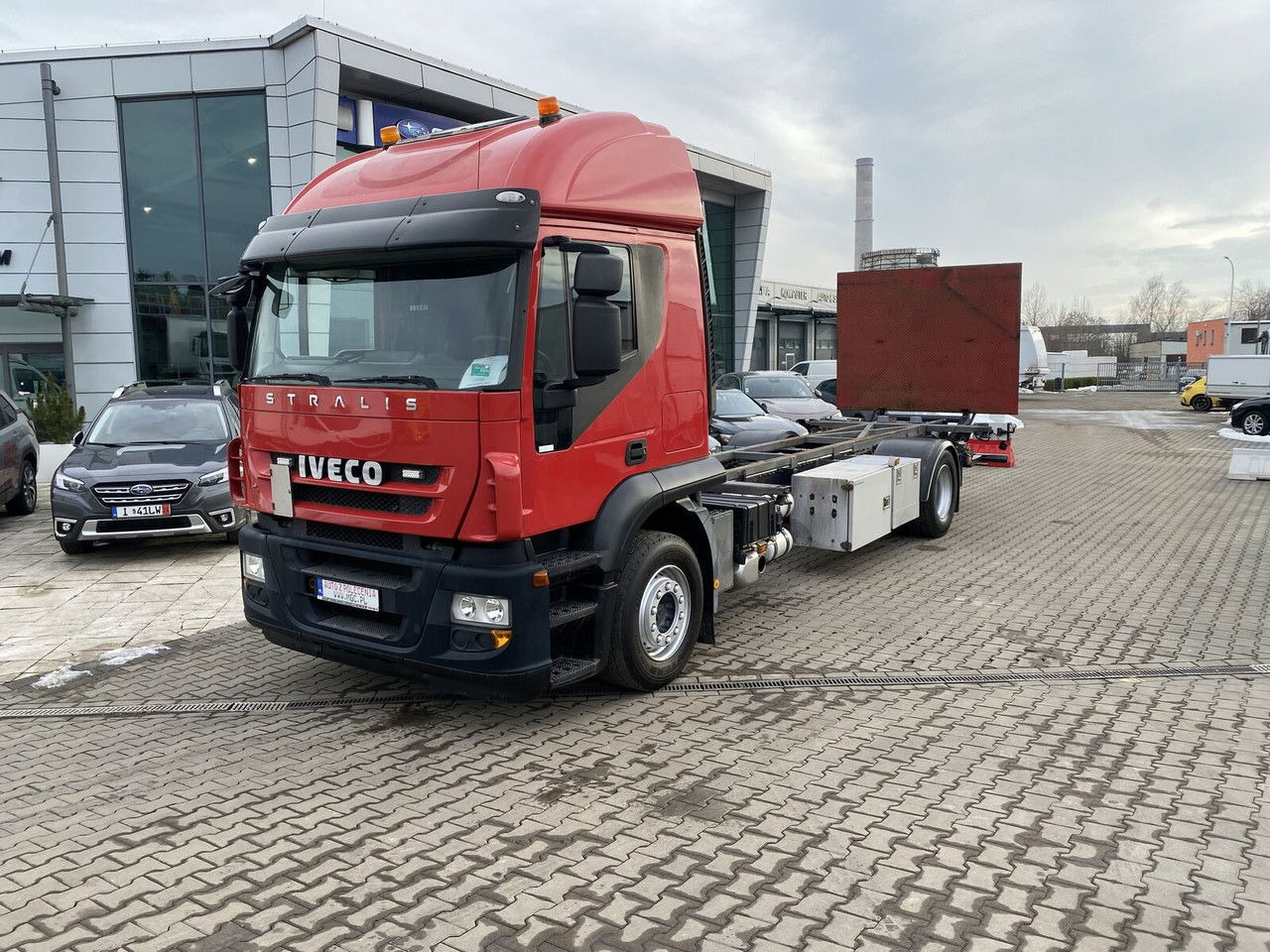 IVECO Stralis 360 AT 190 / Euro 5 / NEW Service / Long Frame - Camion şasiu: Foto 1 IVECO Stralis 360 AT 190 / Euro 5 / NEW Service / Long Frame - Camion şasiu: Foto 1