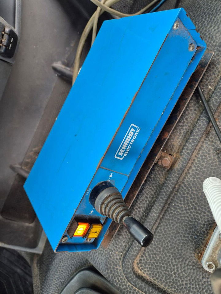 MERCEDES-BENZ Axor 1833 4X4 / Serviced / Schmidt Plow în leasing MERCEDES-BENZ Axor 1833 4X4 / Serviced / Schmidt Plow: Foto 29