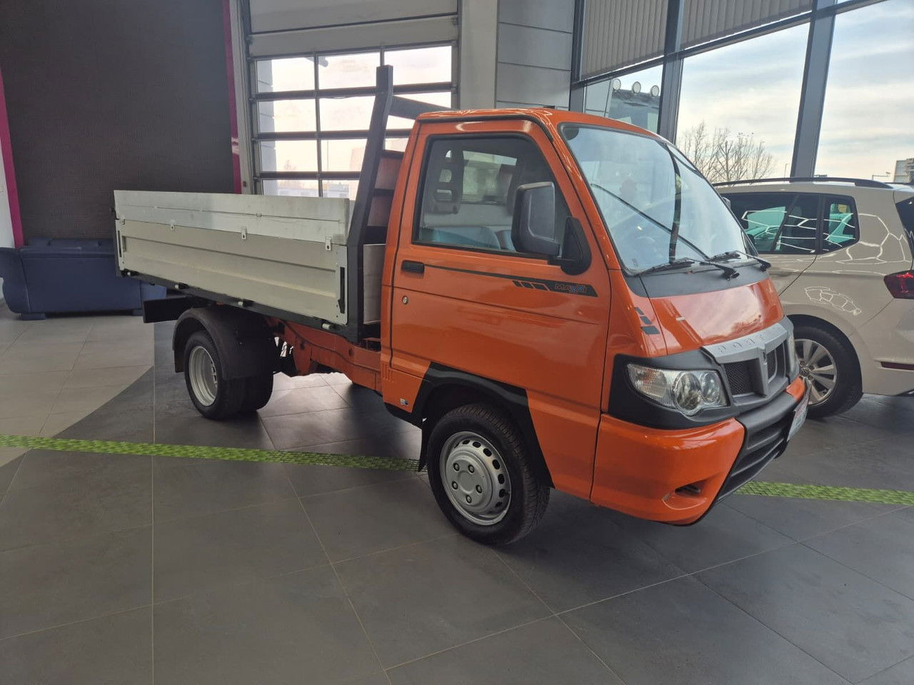 PIAGGIO Porter Maxxi eXtra / Kipper / 1 Owner / LOW KM - Autoutilitară basculantă: Foto 5 PIAGGIO Porter Maxxi eXtra / Kipper / 1 Owner / LOW KM - Autoutilitară basculantă: Foto 5