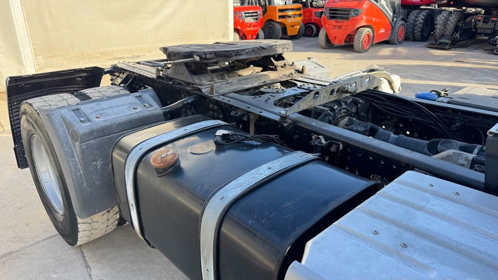 MAN TGS 18.460 4X4 tractor unit - cardan - motor brake - Cap tractor: Foto 4 MAN TGS 18.460 4X4 tractor unit - cardan - motor brake - Cap tractor: Foto 4