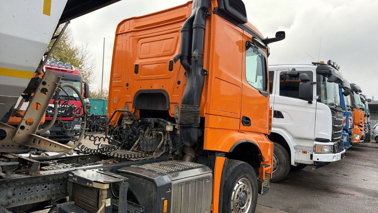 Mercedes-Benz Arocs 1851 LS HAD 4X4 - Euro 6 - retarder - tipper hydraulics - Cap tractor: Foto 4 Mercedes-Benz Arocs 1851 LS HAD 4X4 - Euro 6 - retarder - tipper hydraulics - Cap tractor: Foto 4