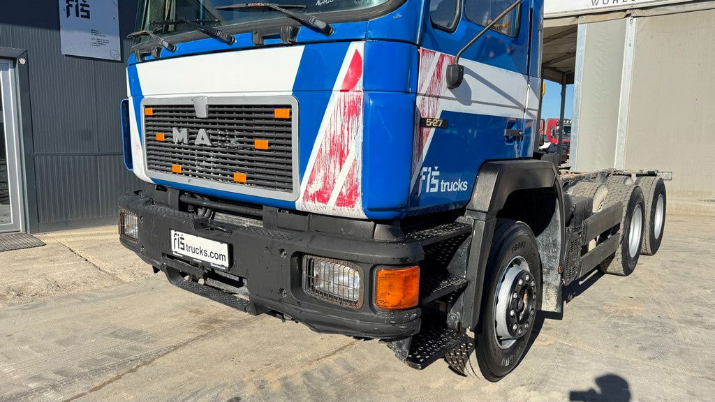 MAN 25.272 6x4 chassis- complete spring - Camion şasiu: Foto 2 MAN 25.272 6x4 chassis- complete spring - Camion şasiu: Foto 2