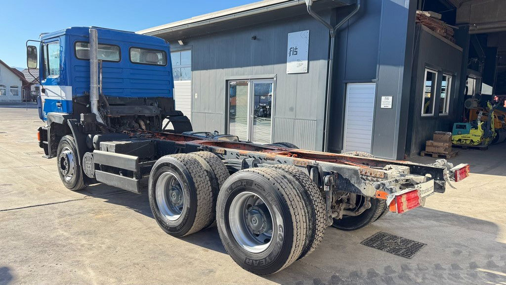 MAN 25.272 6x4 chassis- complete spring - Camion şasiu: Foto 4 MAN 25.272 6x4 chassis- complete spring - Camion şasiu: Foto 4