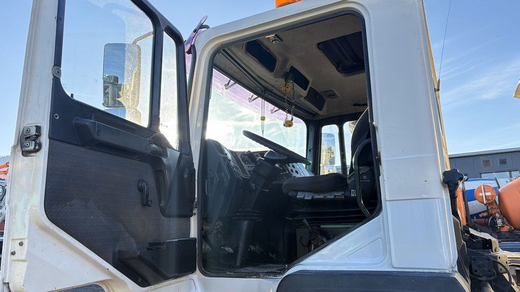 Camion basculantă MAN 27.403 - 6x4 - 3 sided tipper - perfect: Foto 15