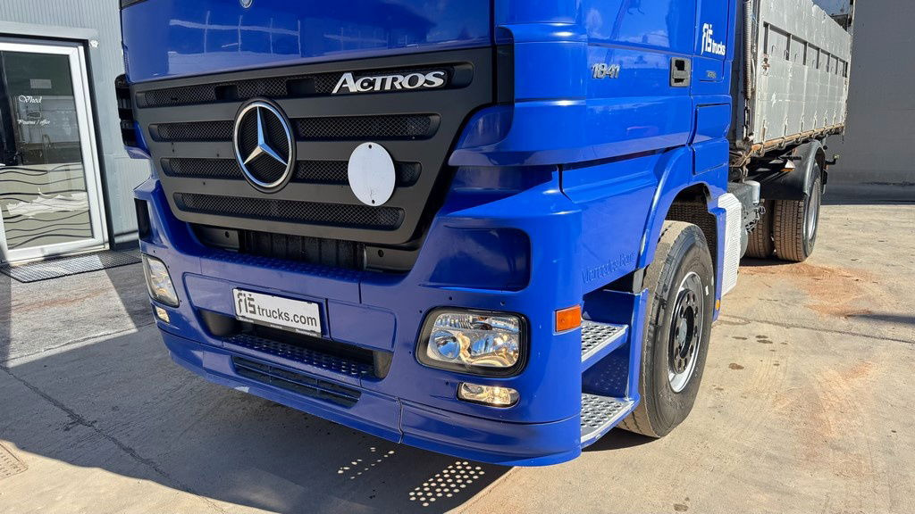 Mercedes-Benz Actros 1841 L 4x2 tipper - tarpaulin - euro 5 - Camion basculantă: Foto 2 Mercedes-Benz Actros 1841 L 4x2 tipper - tarpaulin - euro 5 - Camion basculantă: Foto 2