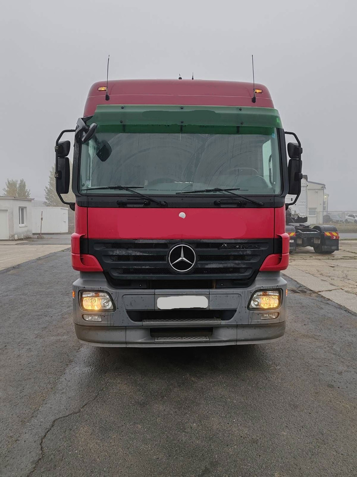 Mercedes-Benz Actros 2644L 6X4 stake body - Palfinger crane PK18500 - Camion platformă: Foto 3 Mercedes-Benz Actros 2644L 6X4 stake body - Palfinger crane PK18500 - Camion platformă: Foto 3