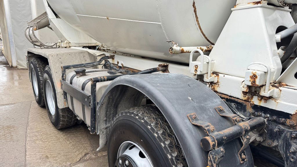 Mercedes-Benz Actros 3536 8x4 stetter schwing mixer 9m3 - Autobetonieră: Foto 5 Mercedes-Benz Actros 3536 8x4 stetter schwing mixer 9m3 - Autobetonieră: Foto 5