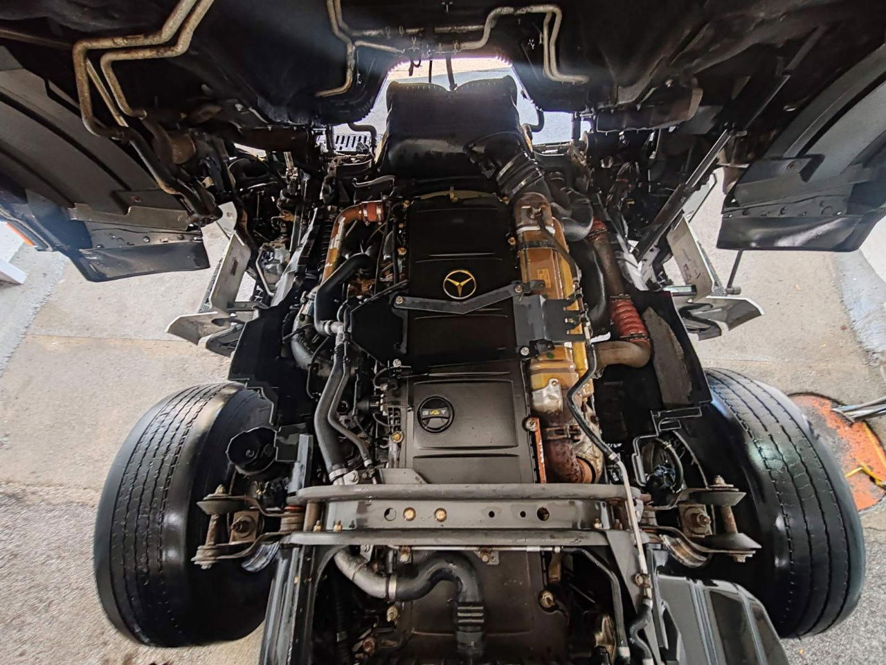 Camion basculantă Mercedes-Benz Arocs 2643 6X4 meiller bordmatic tipper: Foto 19 Camion basculantă Mercedes-Benz Arocs 2643 6X4 meiller bordmatic tipper: Foto 19