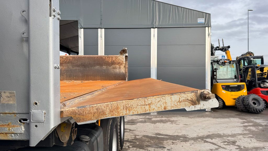 Camion basculantă Mercedes-Benz Arocs 2643 6X4 meiller bordmatic tipper: Foto 10 Camion basculantă Mercedes-Benz Arocs 2643 6X4 meiller bordmatic tipper: Foto 10