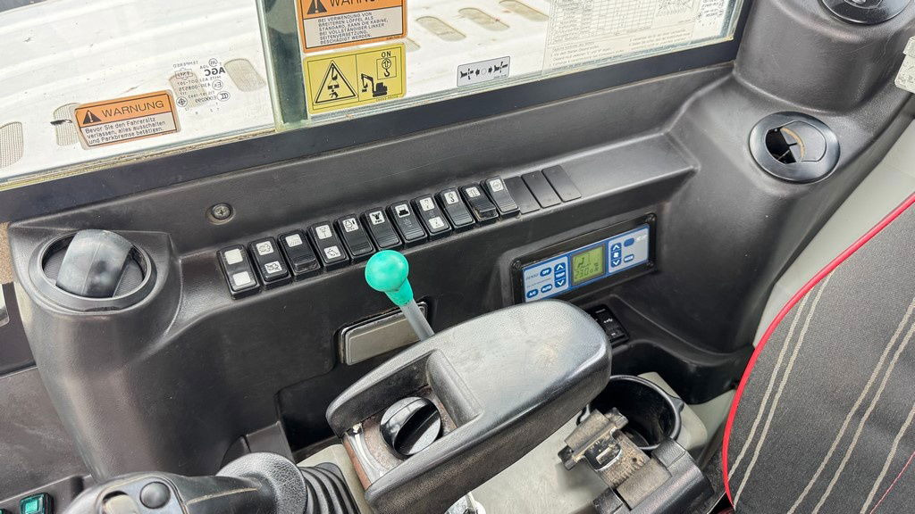 Excavator pe roţi Takeuchi TB295W - 2014 Year - Powertilt - 3X Buckets: Foto 11 Excavator pe roţi Takeuchi TB295W - 2014 Year - Powertilt - 3X Buckets: Foto 11