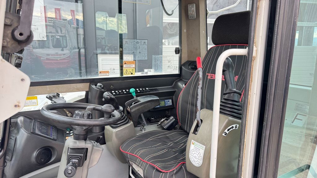 Excavator pe roţi Takeuchi TB295W - 2014 Year - Powertilt - 3X Buckets: Foto 9 Excavator pe roţi Takeuchi TB295W - 2014 Year - Powertilt - 3X Buckets: Foto 9