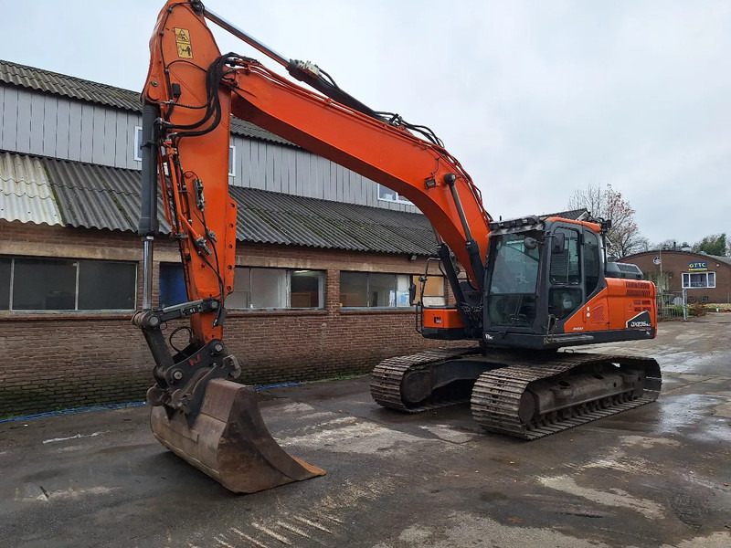 Doosan DX235NLC-5 - Excavator pe şenile: Foto 2 Doosan DX235NLC-5 - Excavator pe şenile: Foto 2