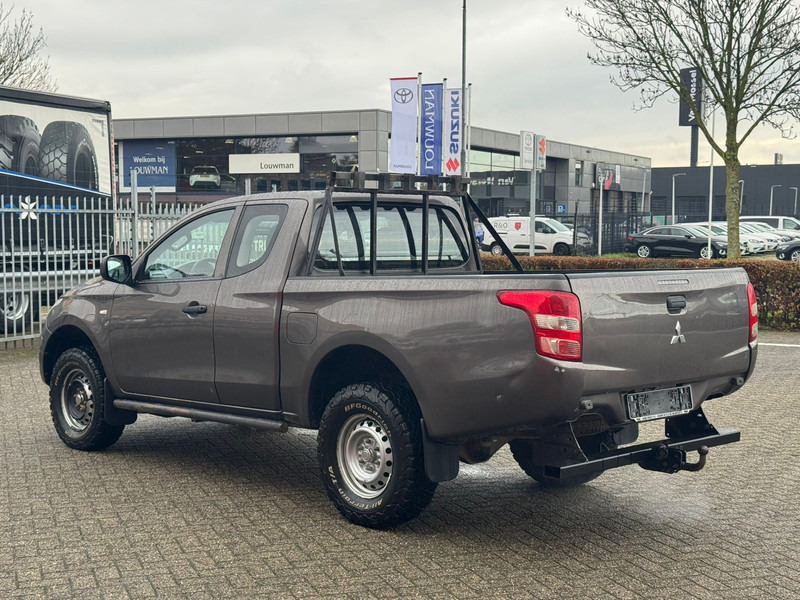 Mitsubishi L200 4*4 airco - Pick-up: Foto 4 Mitsubishi L200 4*4 airco - Pick-up: Foto 4