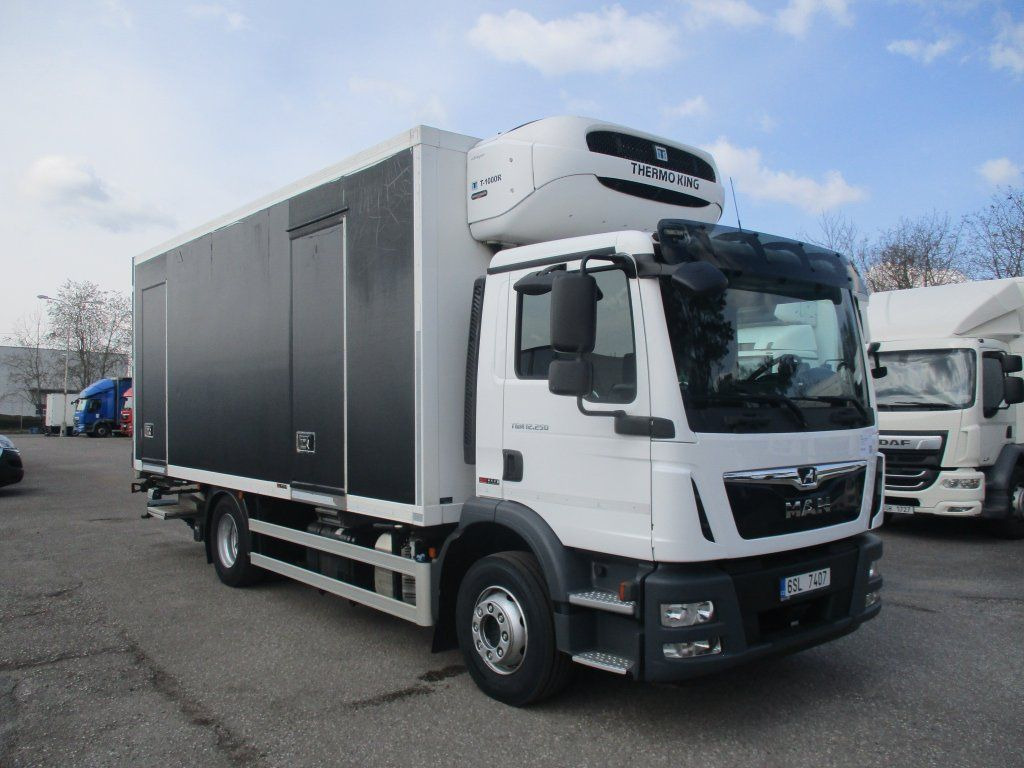 MAN TGM 12.250,Izotherm - Camion frigider: Foto 3 MAN TGM 12.250,Izotherm - Camion frigider: Foto 3