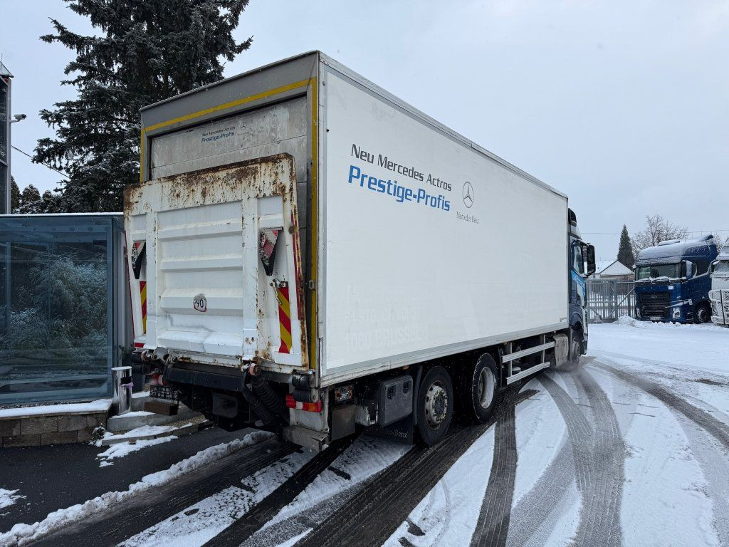 Mercedes-Benz 2542 Actros 6x2 EURO 6 - Camion frigider: Foto 4 Mercedes-Benz 2542 Actros 6x2 EURO 6 - Camion frigider: Foto 4