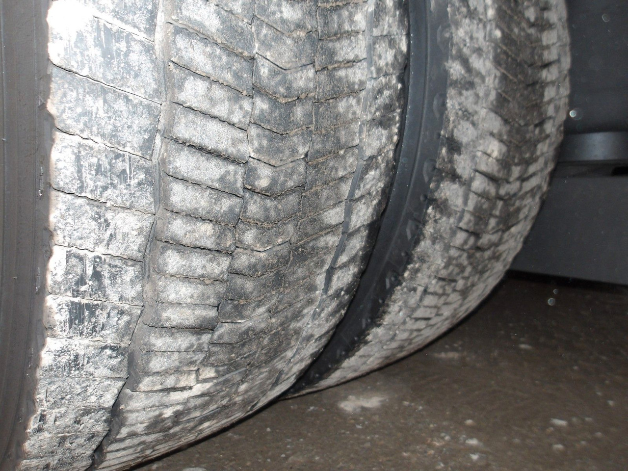 Mercedes-Benz 2548 Actros 6x2 EURO 6 + Schmitz - Camion cu prelată: Foto 3 Mercedes-Benz 2548 Actros 6x2 EURO 6 + Schmitz - Camion cu prelată: Foto 3