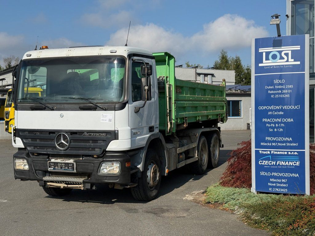 Mercedes-Benz 2641 Actros 6x4 EURO 4 - Camion basculantă: Foto 1 Mercedes-Benz 2641 Actros 6x4 EURO 4 - Camion basculantă: Foto 1