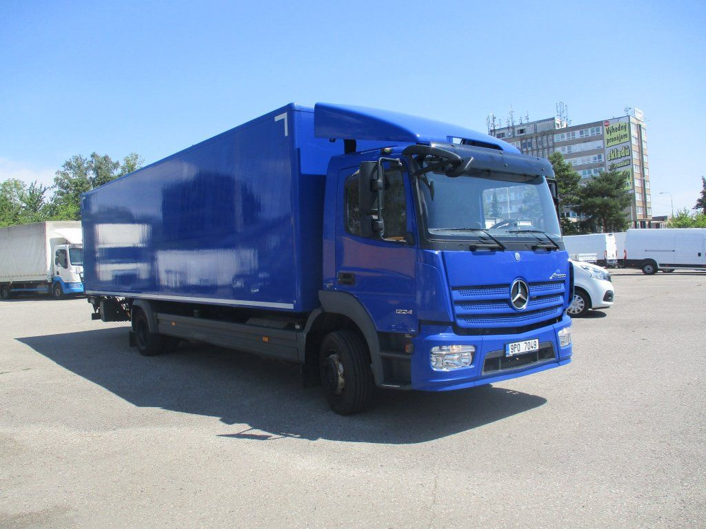 Mercedes-Benz Atego 1224 mit LBW - Camion frigider: Foto 2 Mercedes-Benz Atego 1224 mit LBW - Camion frigider: Foto 2