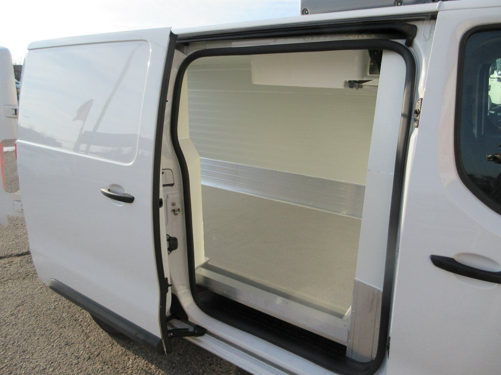 Peugeot Expert L2H1, Izotherm - Autoutilitară compactă: Foto 4 Peugeot Expert L2H1, Izotherm - Autoutilitară compactă: Foto 4