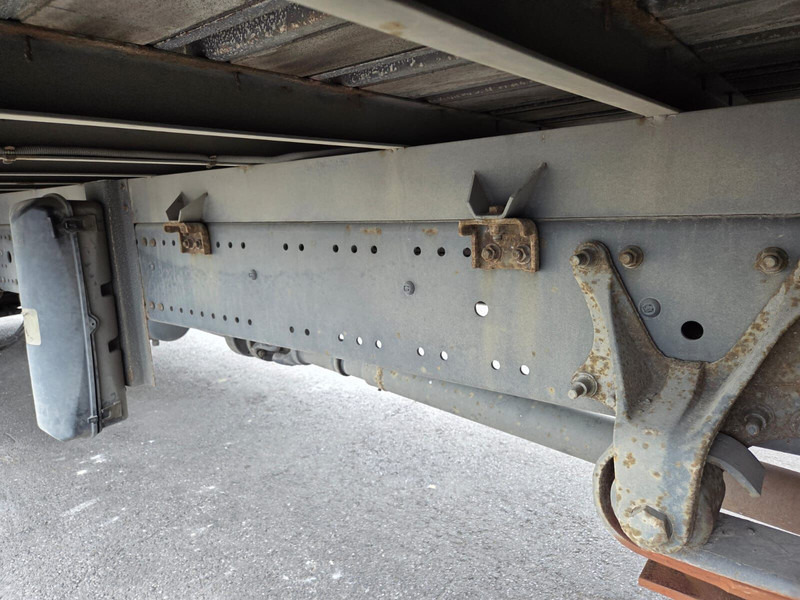 Mercedes-Benz Axor 1829 - full steel/lames - Camion cu prelată: Foto 3 Mercedes-Benz Axor 1829 - full steel/lames - Camion cu prelată: Foto 3