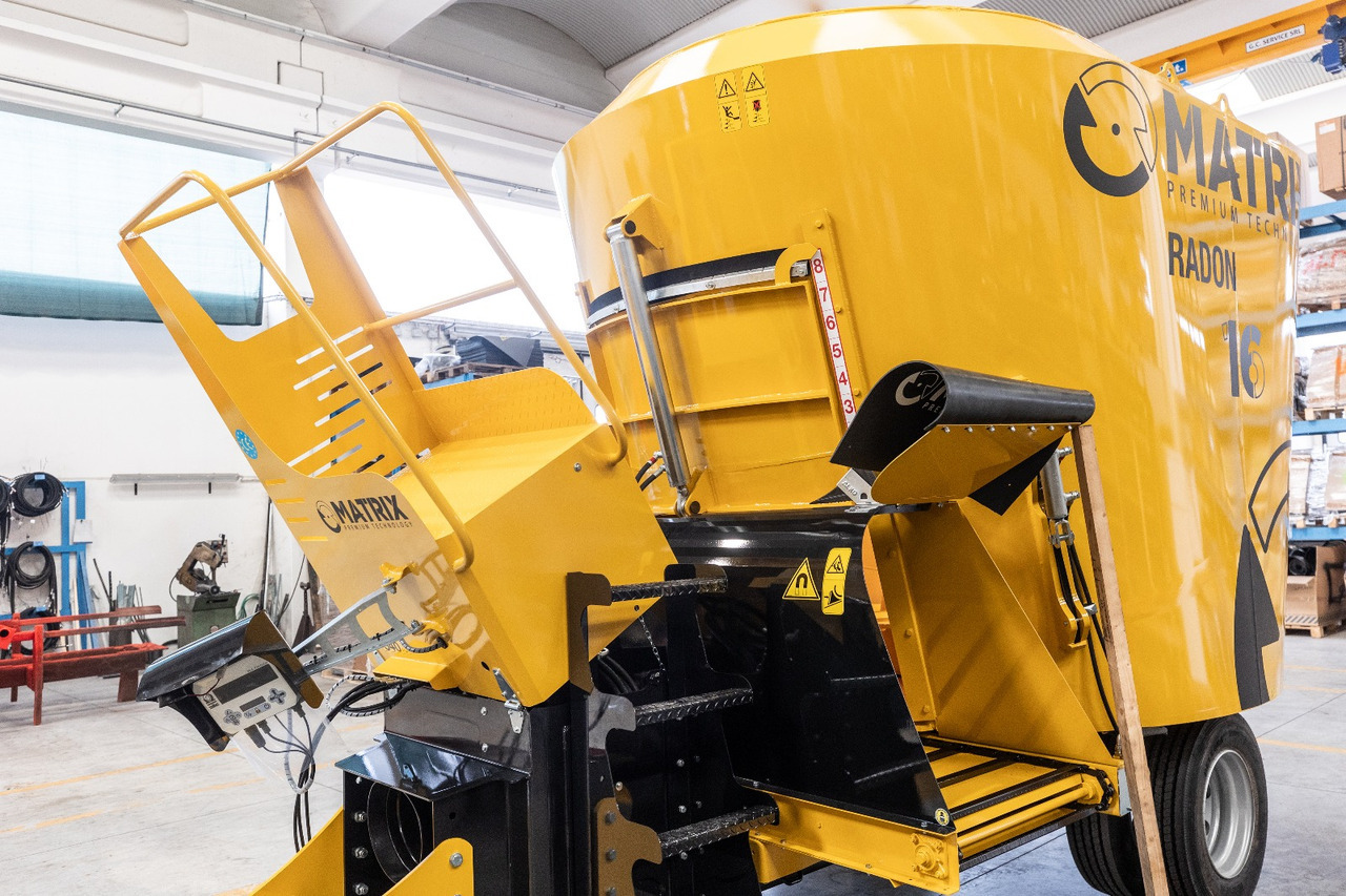 ITALMIX radon-jumbo-cube - Remorcă distribuit furaje: Foto 3 ITALMIX radon-jumbo-cube - Remorcă distribuit furaje: Foto 3