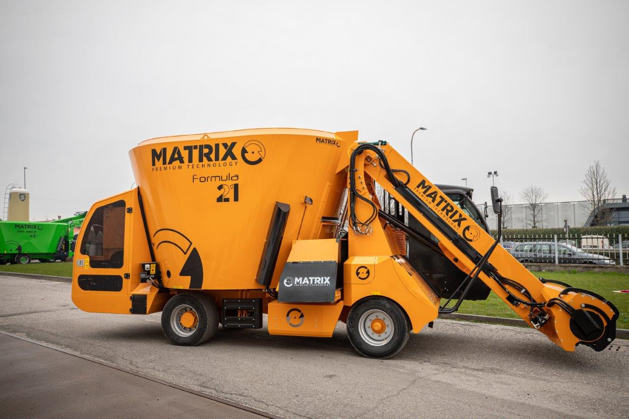 MATRIX formula - Remorcă distribuit furaje: Foto 2 MATRIX formula - Remorcă distribuit furaje: Foto 2