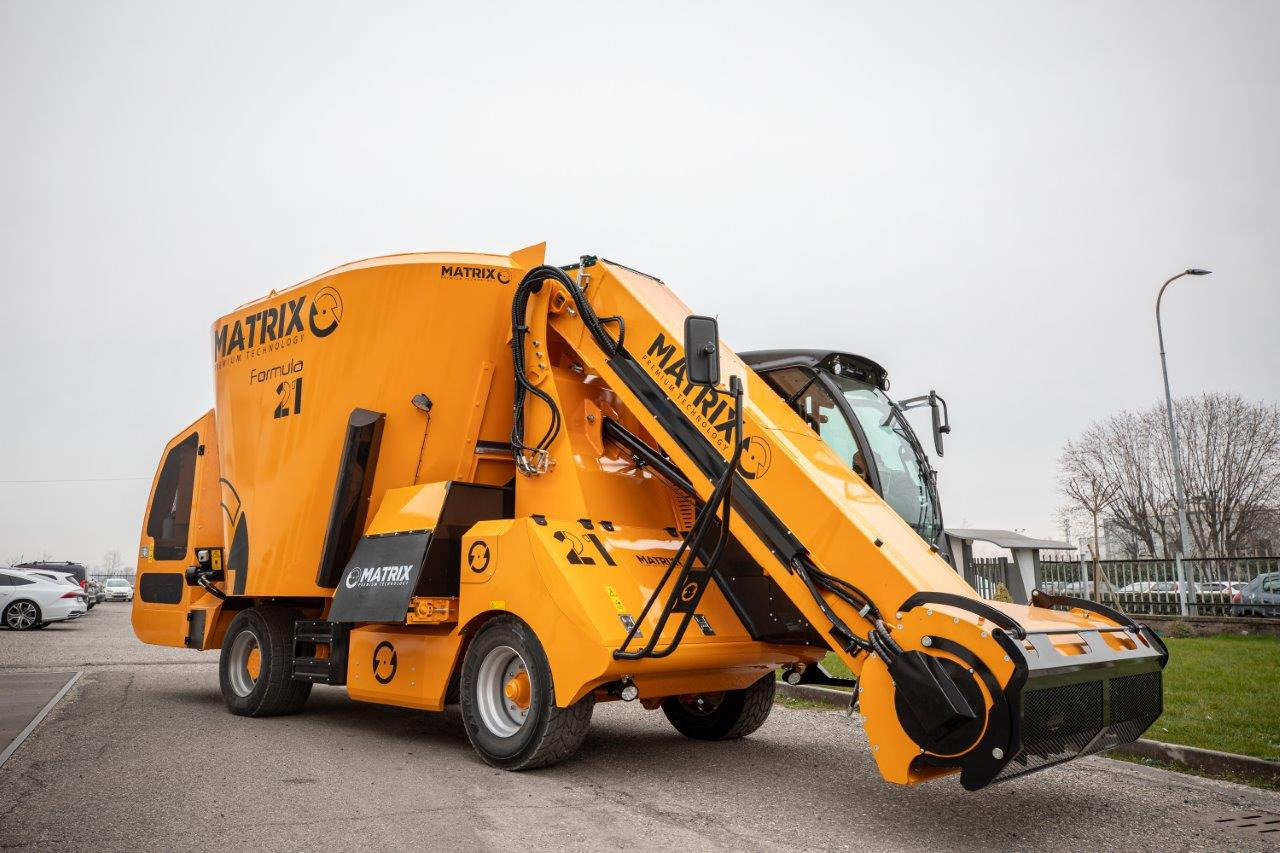 MATRIX formula - Remorcă distribuit furaje: Foto 3 MATRIX formula - Remorcă distribuit furaje: Foto 3