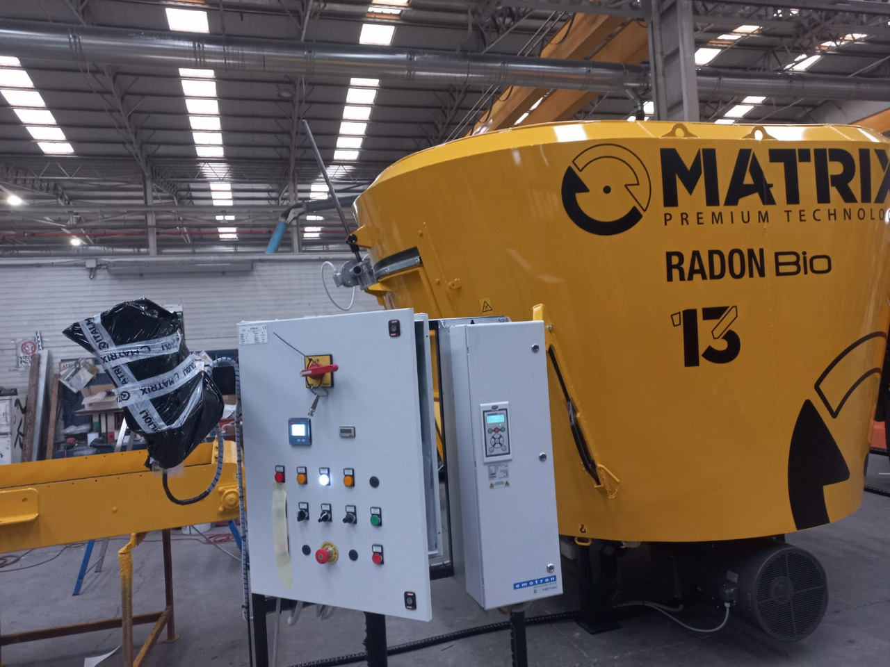 Italmix matrix radon bio elettric - Remorcă distribuit furaje: Foto 3 Italmix matrix radon bio elettric - Remorcă distribuit furaje: Foto 3