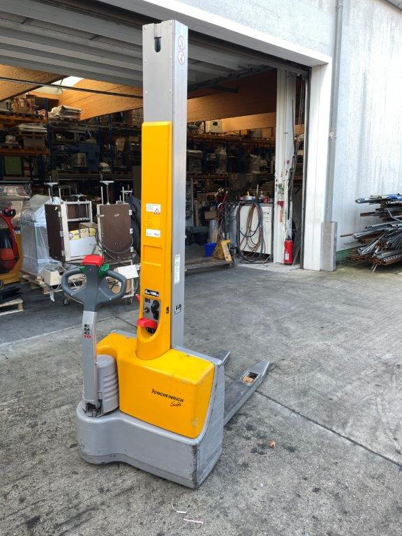 Jungheinrich EJC 10 - Transpalet la mare înălţime: Foto 1 Jungheinrich EJC 10 - Transpalet la mare înălţime: Foto 1