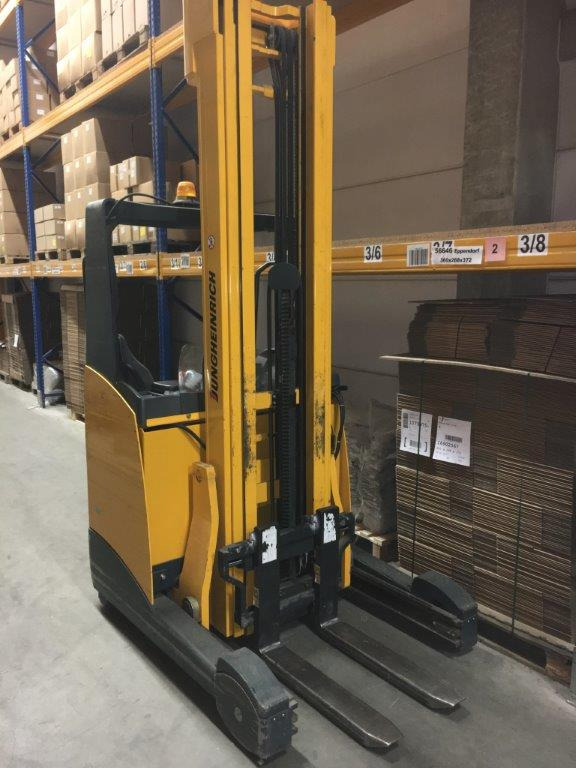 Reach truck Jungheinrich ETV 114 - Stivuitor cu catarg retractabil: Foto 1 Reach truck Jungheinrich ETV 114 - Stivuitor cu catarg retractabil: Foto 1