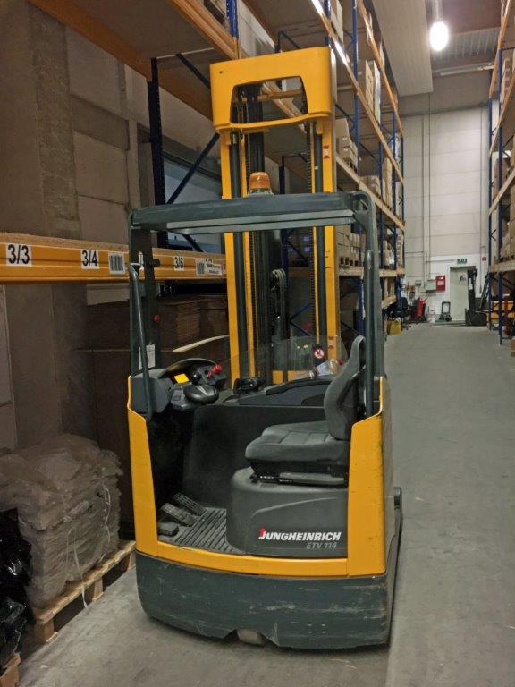 Reach truck Jungheinrich ETV 114 - Stivuitor cu catarg retractabil: Foto 4 Reach truck Jungheinrich ETV 114 - Stivuitor cu catarg retractabil: Foto 4