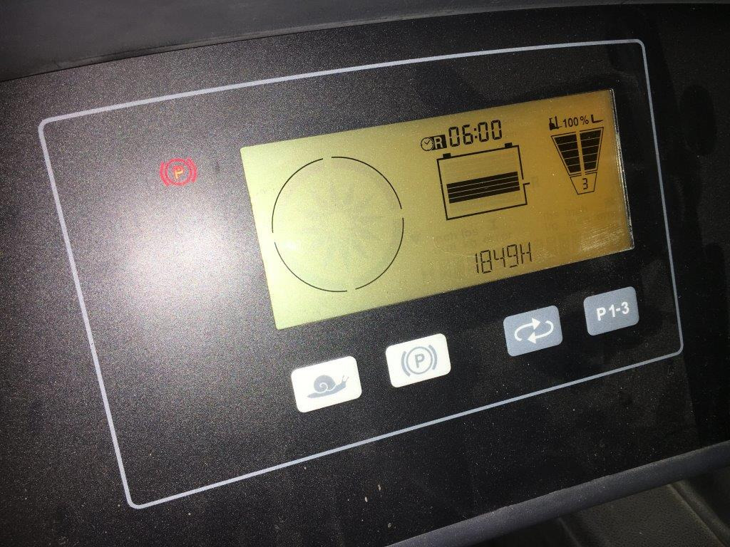 Reach truck Jungheinrich ETV 114 - Stivuitor cu catarg retractabil: Foto 2 Reach truck Jungheinrich ETV 114 - Stivuitor cu catarg retractabil: Foto 2