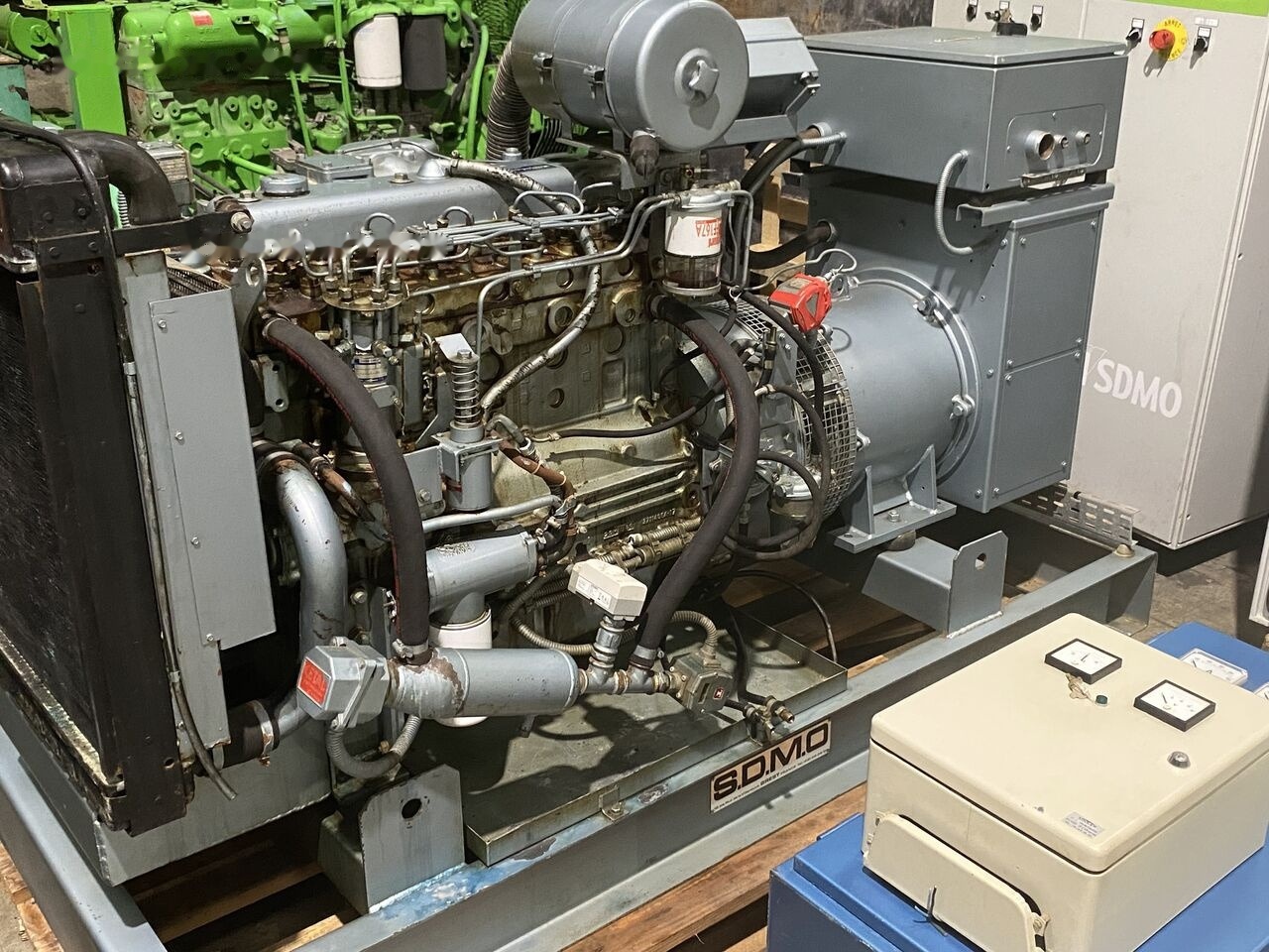 SDMO 70 kVa Perkins diesel - Generator electric: Foto 3 SDMO 70 kVa Perkins diesel - Generator electric: Foto 3