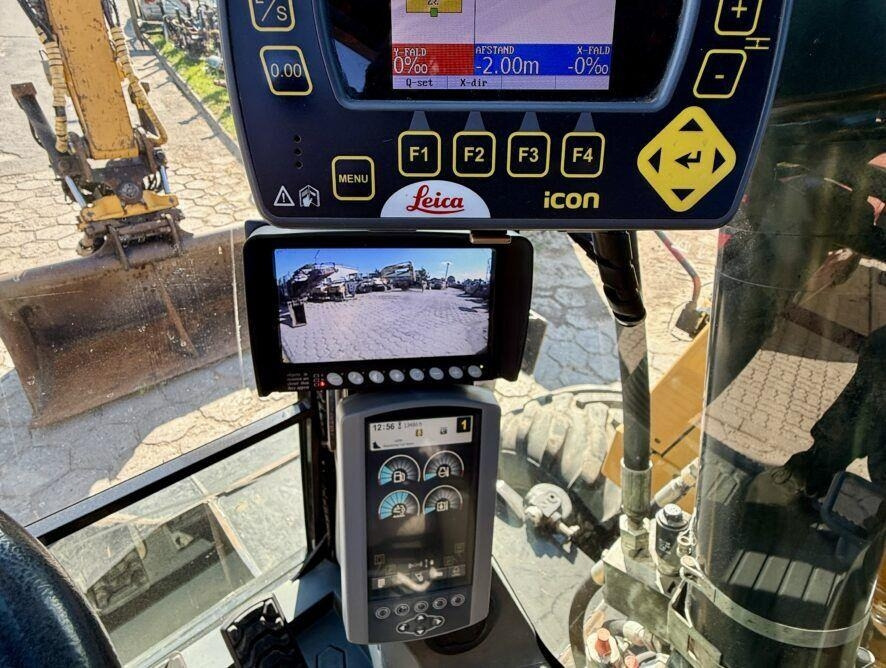 Excavator pe roţi CAT M318F: Foto 12