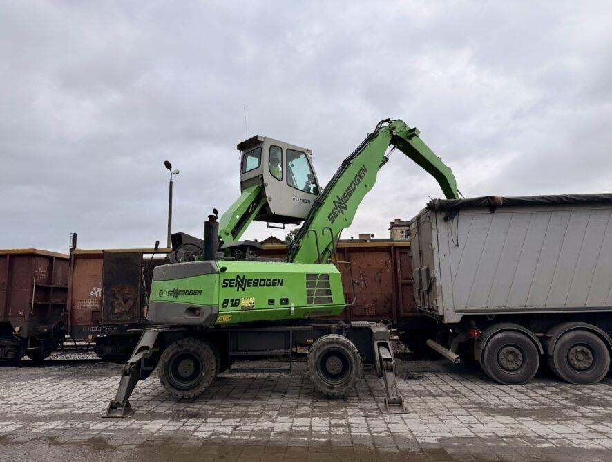 Sennebogen 818 K9 - Excavator pentru manipulare de materiale: Foto 1 Sennebogen 818 K9 - Excavator pentru manipulare de materiale: Foto 1