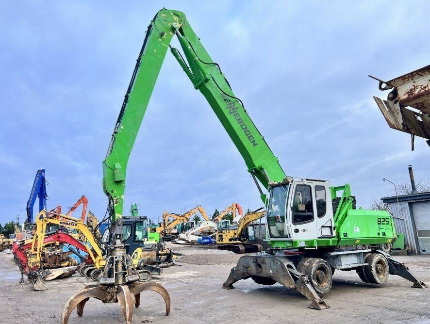 Sennebogen 825 K13 - Excavator pentru manipulare de materiale: Foto 1 Sennebogen 825 K13 - Excavator pentru manipulare de materiale: Foto 1