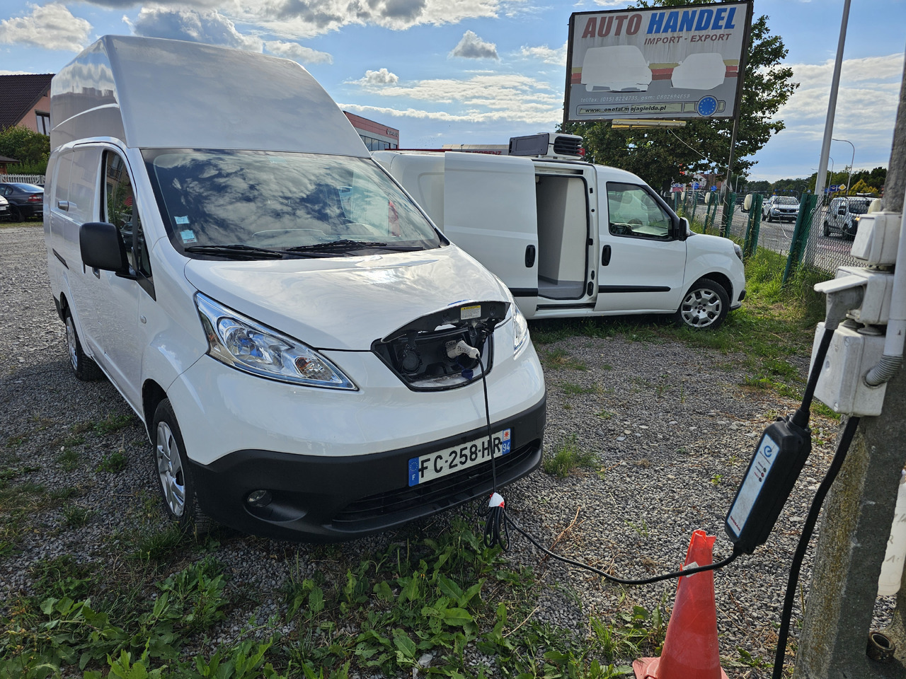 NISSAN E-NV200 ELEKTRYCZNY 40 KV 250 km KLIMA KAMERA - Autoutilitară compactă, Autoutilitară electrică: Foto 1 NISSAN E-NV200 ELEKTRYCZNY 40 KV 250 km KLIMA KAMERA - Autoutilitară compactă, Autoutilitară electrică: Foto 1