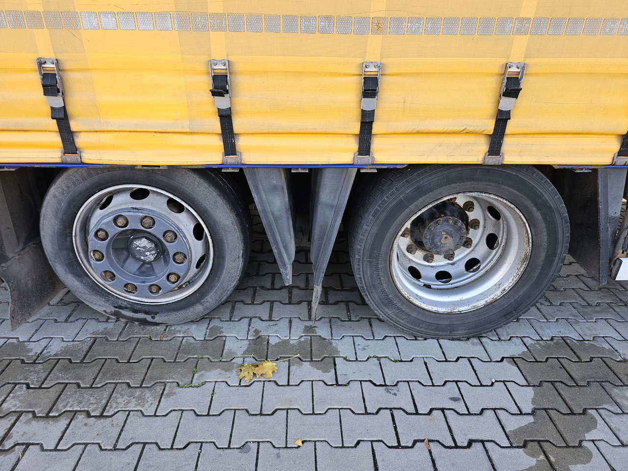 Camion cu prelată VOLVO FH460 ZESTAW TANDEM 120 M3 PRZEJAZDOWY + PRZYCZEPA FIRANKA SAF: Foto 13 Camion cu prelată VOLVO FH460 ZESTAW TANDEM 120 M3 PRZEJAZDOWY + PRZYCZEPA FIRANKA SAF: Foto 13