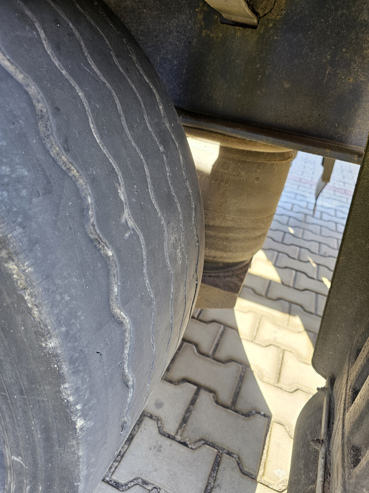 Camion cu prelată VOLVO FH460 ZESTAW TANDEM 120 M3 PRZEJAZDOWY + PRZYCZEPA FIRANKA SAF: Foto 27 Camion cu prelată VOLVO FH460 ZESTAW TANDEM 120 M3 PRZEJAZDOWY + PRZYCZEPA FIRANKA SAF: Foto 27