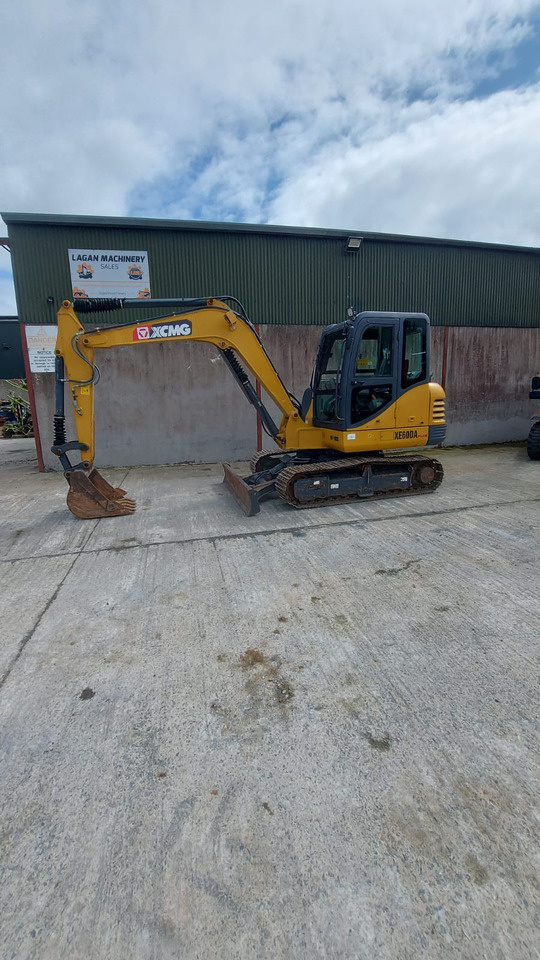 - Excavator pe şenile: Foto 1 - Excavator pe şenile: Foto 1