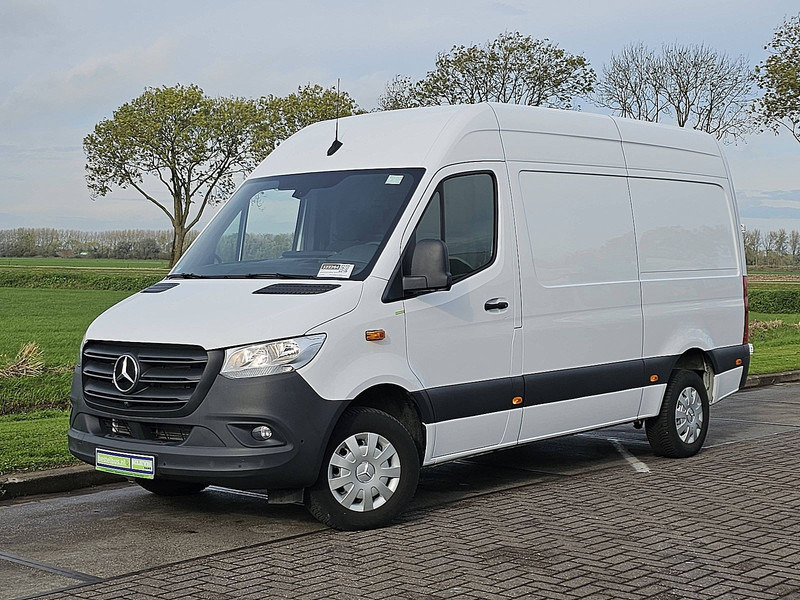 Mercedes-Benz Sprinter 317 L2H2 Mbux Navi RWD! - Dubă: Foto 2 Mercedes-Benz Sprinter 317 L2H2 Mbux Navi RWD! - Dubă: Foto 2