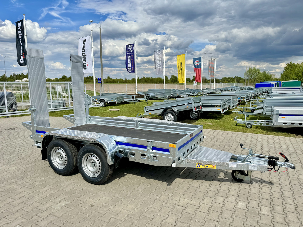 Wiola B2730 GVW 2700 kg machine transporter mini excavator 292x142 cm - Remorcă transport utilaje: Foto 1 Wiola B2730 GVW 2700 kg machine transporter mini excavator 292x142 cm - Remorcă transport utilaje: Foto 1