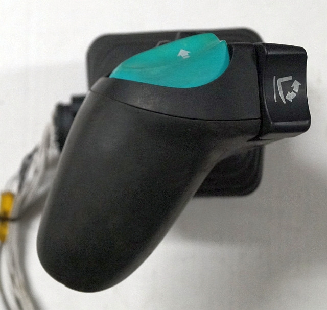 Jungheinrich 51585597 | Joystick Multipilot SN P5300006957H S180100361423 Q630 - Sistem electric pentru Stivuitor: Foto 5 Jungheinrich 51585597 | Joystick Multipilot SN P5300006957H S180100361423 Q630 - Sistem electric pentru Stivuitor: Foto 5