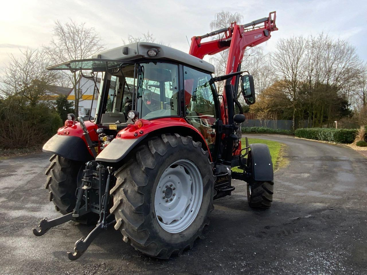 Massey Ferguson MF 5709 S - Tractor agricol: Foto 4 Massey Ferguson MF 5709 S - Tractor agricol: Foto 4